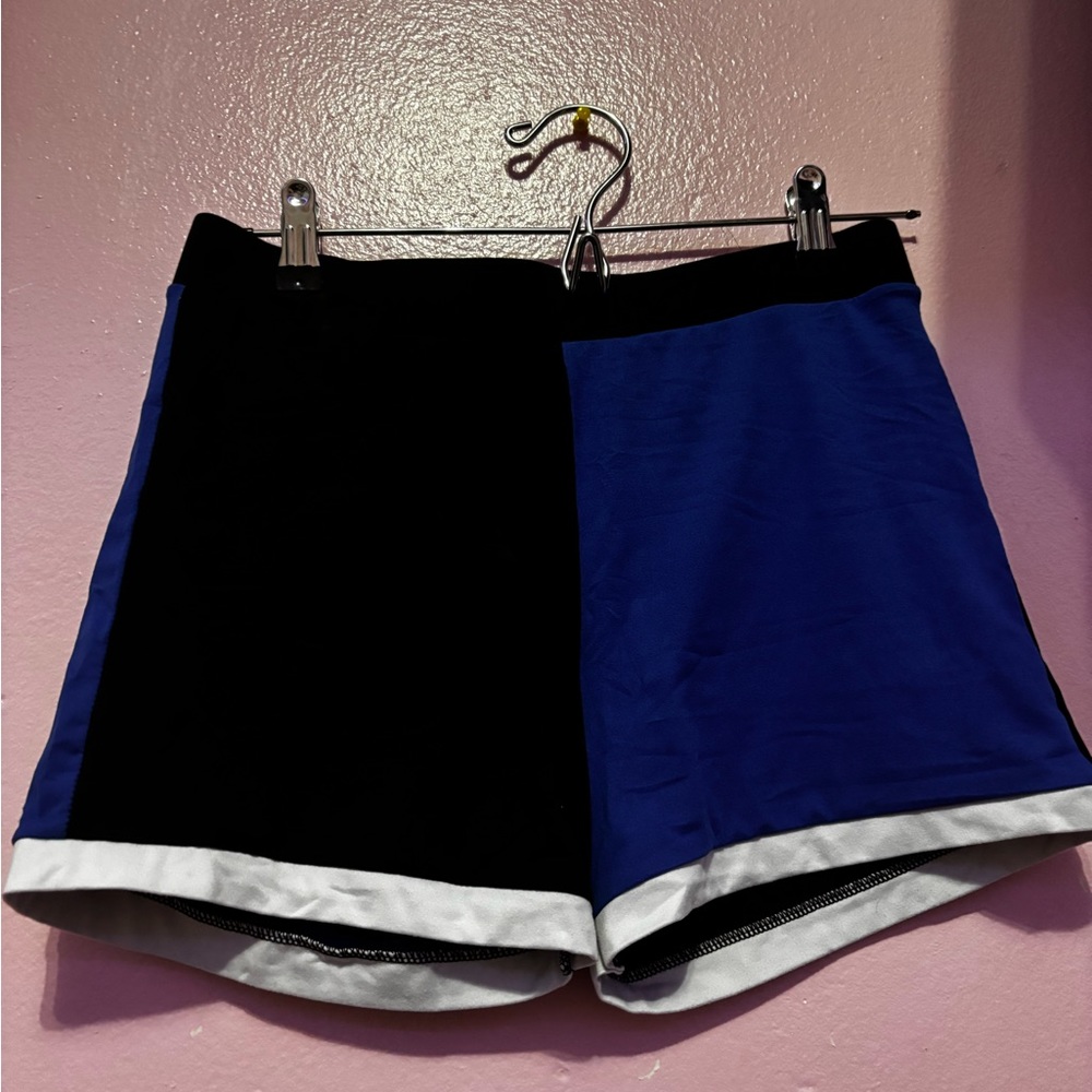 Two piece - Picture 4 of 4